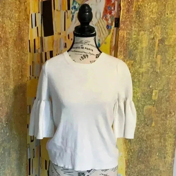 Banana Republic Women’s Sweater in Size  Small - Picture 1 of 3